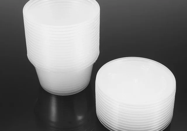 Пластиковые соусницы 50 и 100 мл в продаже - фото № 2