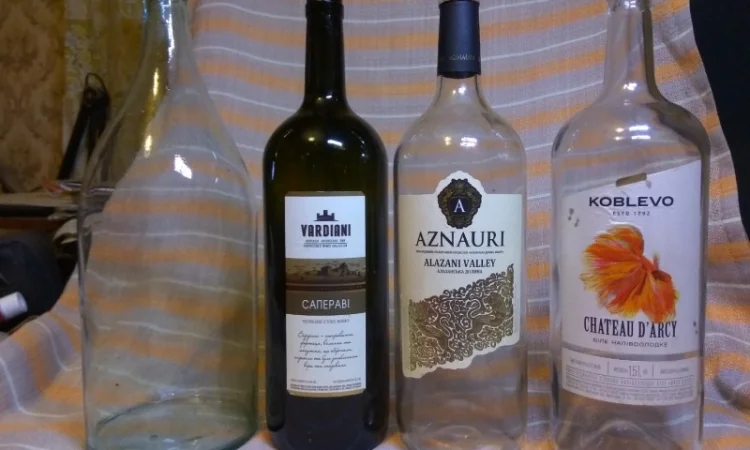 Бутылки стеклянные прозрачные и тёмные (1, 5 л) для вина - фото № 1