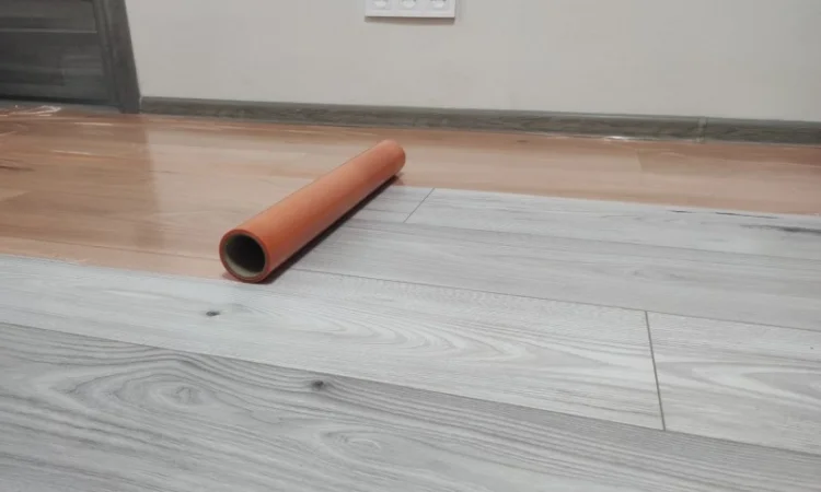 Плівка захисна самоклеюча для захисту поверхонь при ремонті РУЛОН - фото № 1