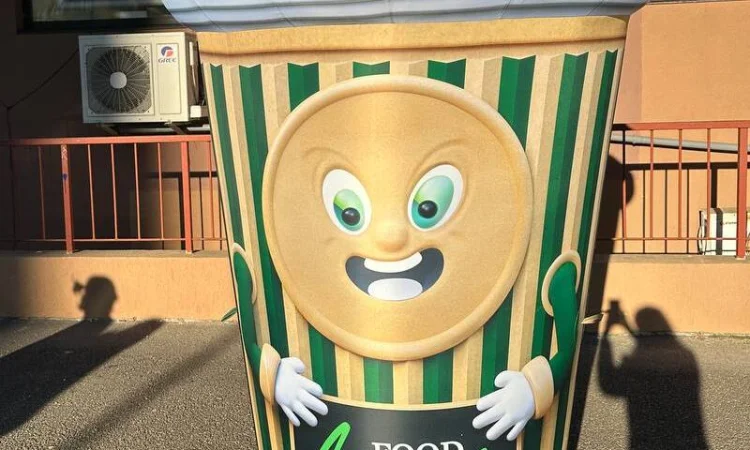 Уличная реклама кафе - фото № 2