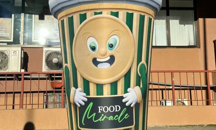 Уличная реклама ресторана - фото № 5