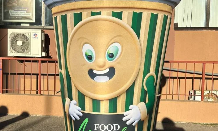 Светящаяся уличная реклама - фото № 2