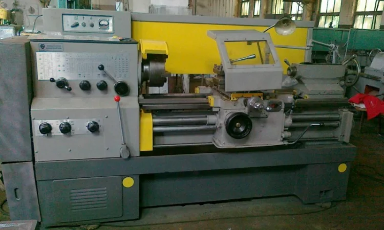 Продам недорого станки токарные после капремонта по списку - фото № 1