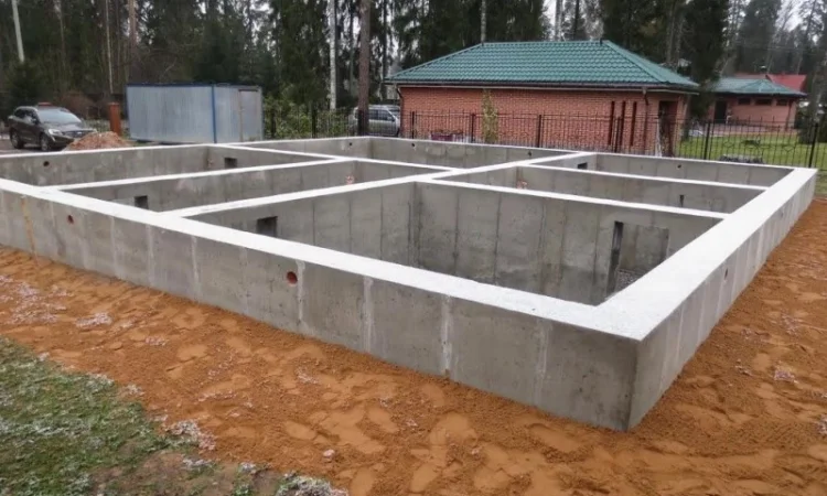 Бетонирование ленточного фундамента Васильков - фото № 1