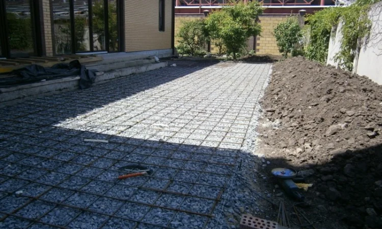 Бетонирование площадки под стоянку - фото № 1