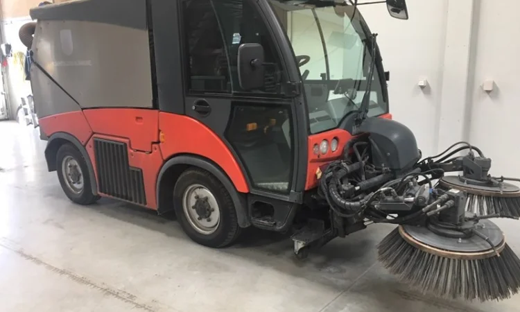 Коммунальная машина Hako Citymaster 2000 в продаже - фото № 1