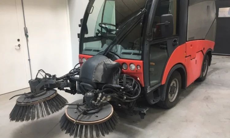 Коммунальная машина Hako Citymaster 2000 в продаже - фото № 2