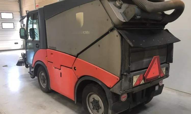 Коммунальная машина Hako Citymaster 2000 в продаже - фото № 6