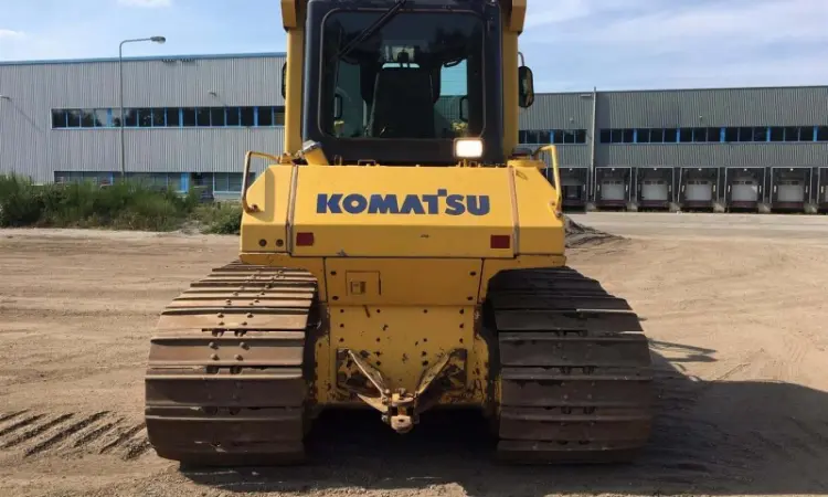 Бульдозер Komatsu D65PX-15E0. Бульдозер б/у - фото № 9