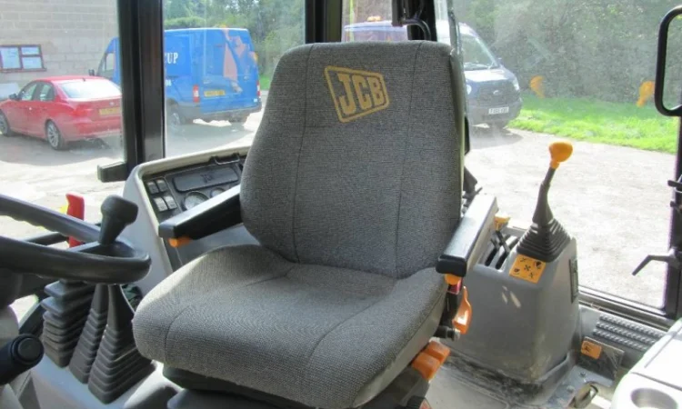 Екскаватор-навантажувач JCB 3CX у Києві - фото № 7