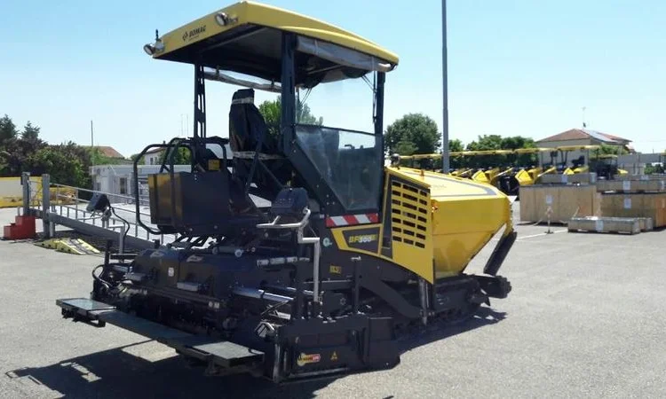 Асфальтоукладчик Bomag BF 300 C в продаже - фото № 11