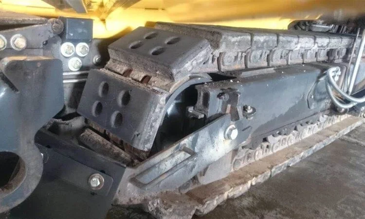 Асфальтоукладчик Bomag BF 300 C в продаже - фото № 13