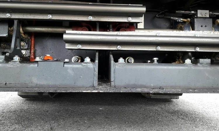 Асфальтоукладчик Bomag BF 300 C в продаже - фото № 4