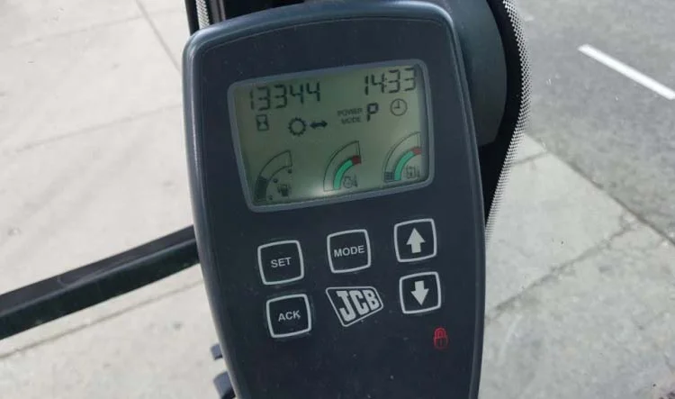 Колісний екскаватор JCB JS145W у Києві - фото № 4