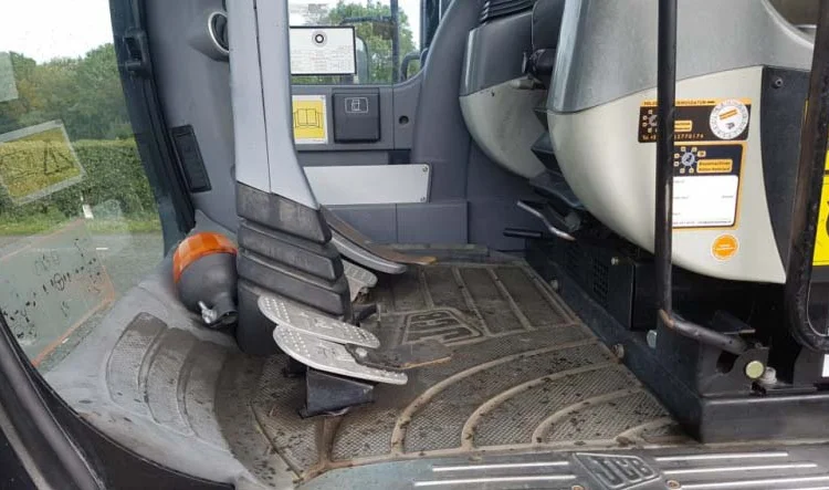 Колісний екскаватор JCB JS145W у Києві - фото № 5