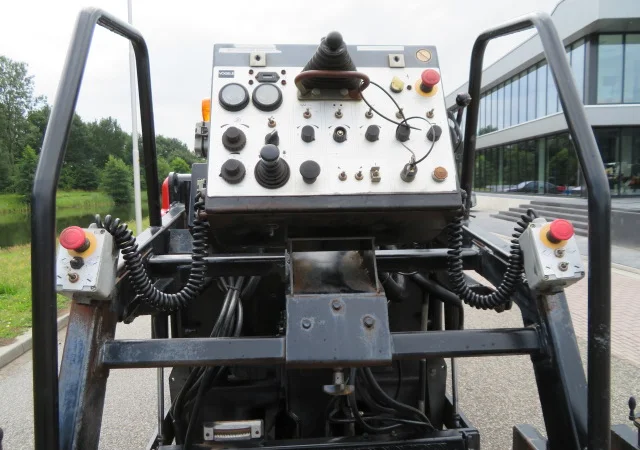 Асфальтоукладчик Vogele Super 800 – строительная техника б/у - фото № 3