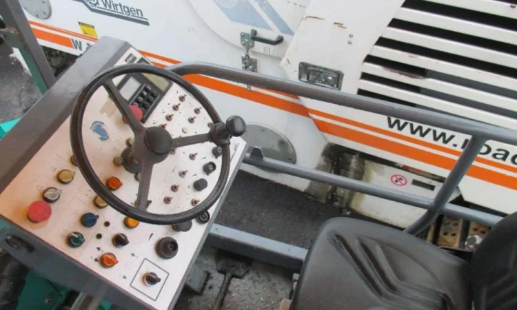 Асфальтоукладчик Vogele Super 1203 в продаже - фото № 5