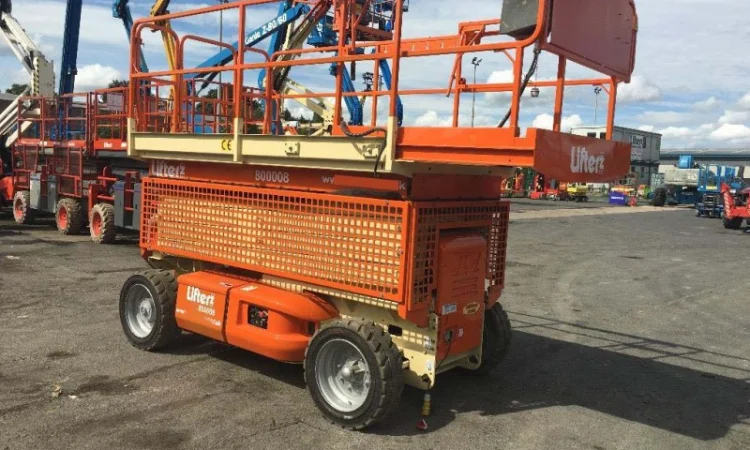 Подъемник ножничный JLG 4069LE – строительная техника - фото № 2