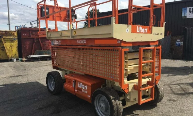 Подъемник ножничный JLG 4069LE – строительная техника - фото № 3