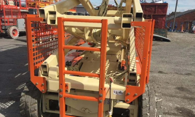 Подъемник ножничный JLG 4069LE – строительная техника - фото № 5