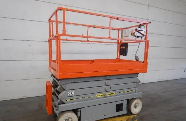 Ножничный подъемник SkyJack SJ4626 в продаже - фото № 2