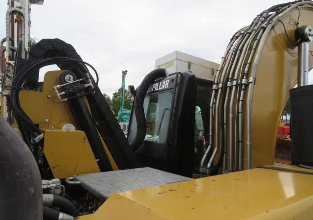 Грейферный перегружатель Caterpillar M318D на продажу - фото № 5