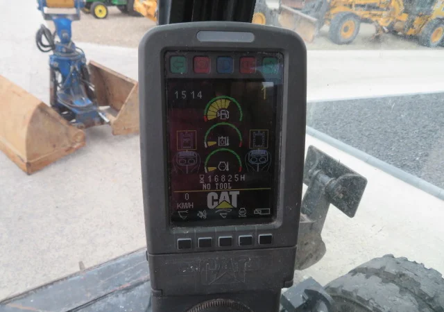 Грейферный перегружатель Caterpillar M318D на продажу - фото № 17