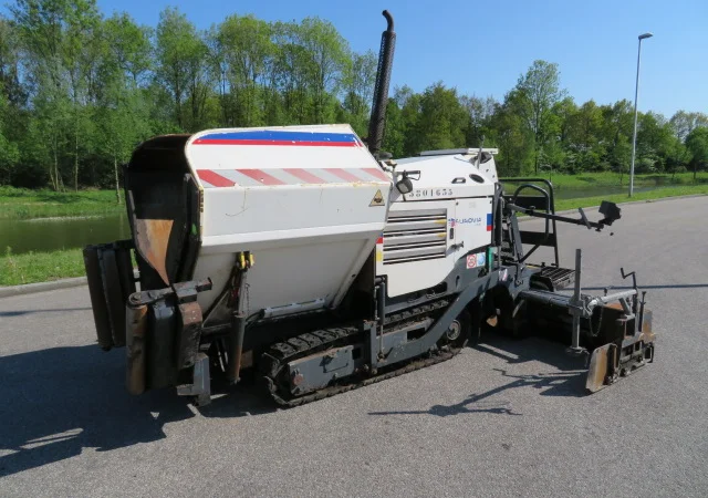 Асфальтоукладчик Bomag BF223 в продаже - фото № 5