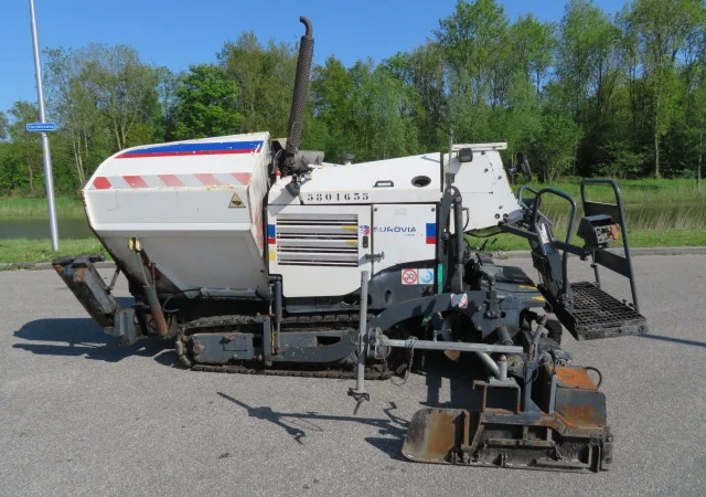 Асфальтоукладчик Bomag BF223 в продаже - фото № 4