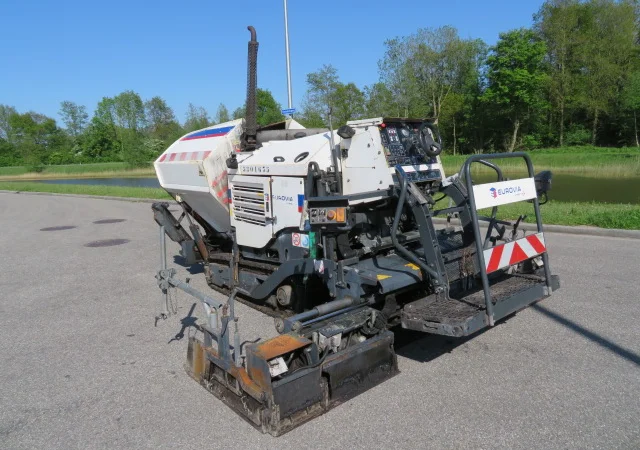 Асфальтоукладчик Bomag BF223 в продаже - фото № 3