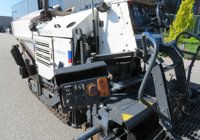 Асфальтоукладчик Bomag BF223 в продаже - фото № 14