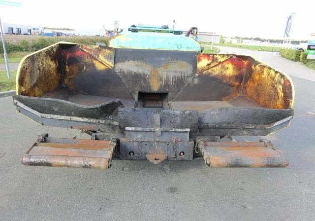 Асфальтоукладчик Bomag BF223 2008 года выпуска - фото № 2