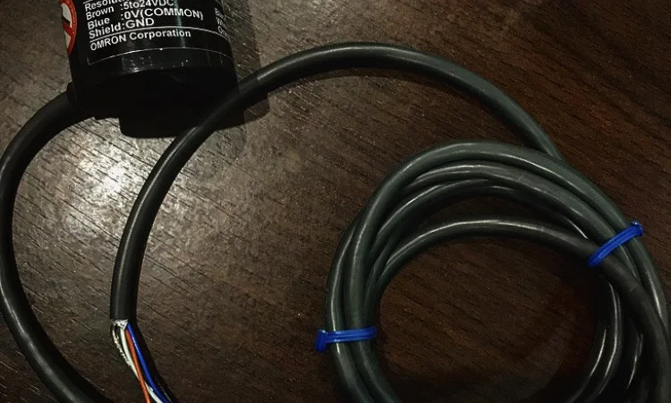 Датчик перемещения OMRON Rotary Encoder E6B2-CWZ6C - фото № 3