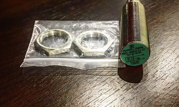 Індуктивний датчик Pepperl+Fuchs NBB5-18GM50-E2-V1 на складі - фото № 2