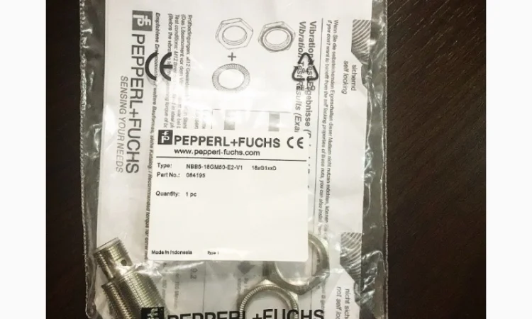 Індуктивний датчик Pepperl+Fuchs NBB5-18GM50-E2-V1 на складі - фото № 3