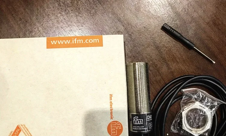 IFM Electronic DI0101 – датчик контроля частоты вращения - фото № 1