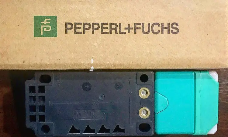 Pepperl+Fuchs NBN40-U1-E2 Індуктивний датчик - фото № 3