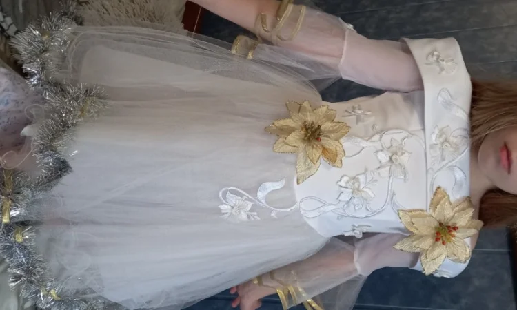 Новое праздничное платье для девочки - фото № 8