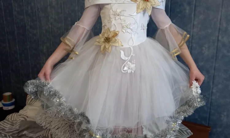 Новое праздничное платье для девочки - фото № 19
