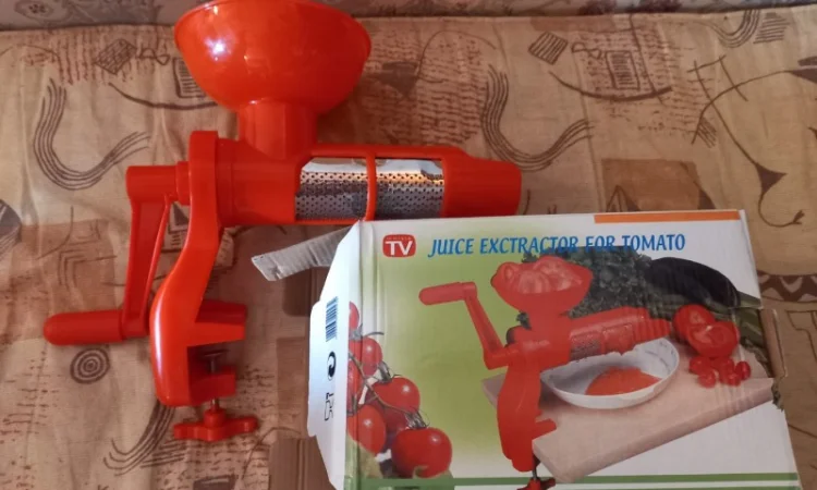 Нова соковижималка для помідор та ягід недорого - фото № 1
