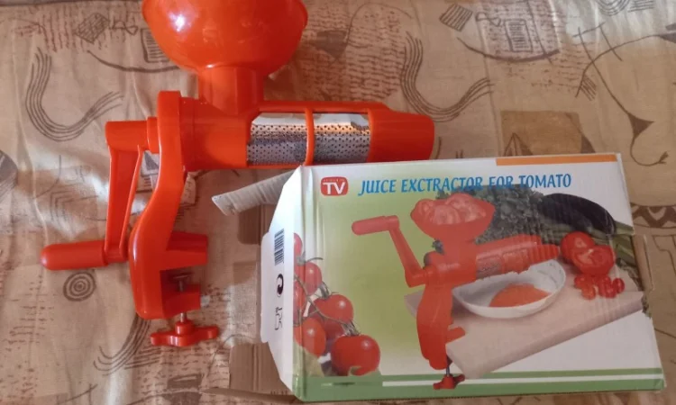 Нова соковижималка для помідор та ягід недорого - фото № 2