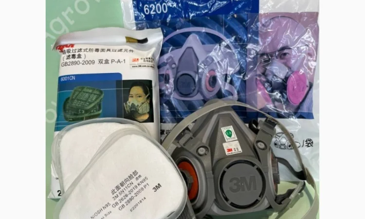 Респиратор полумаска 3M 6200 для защиты от газов и паров - фото № 1