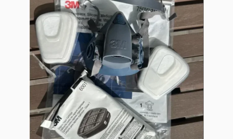 Респираторная маска 3М 7502 с фильтрами 6001 - фото № 1