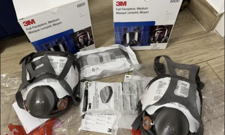 Респираторная маска 3М 7502 с фильтрами 6001 - фото № 2