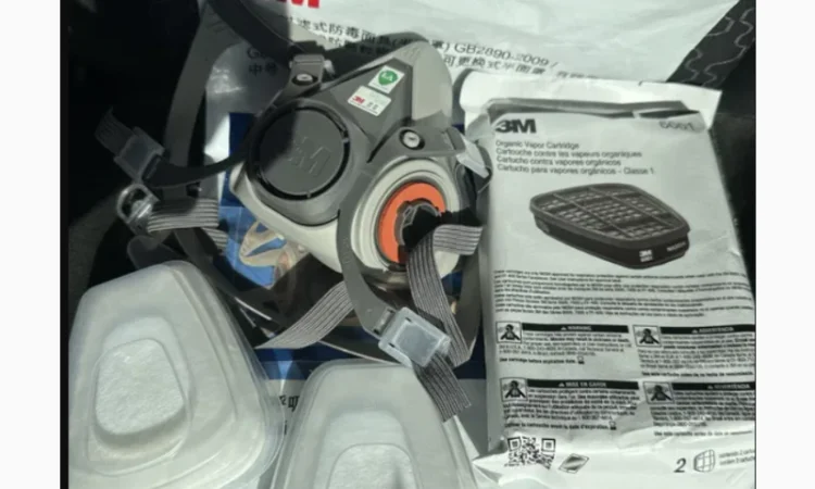 Респираторная маска 3М 7502 с фильтрами 6001 - фото № 3