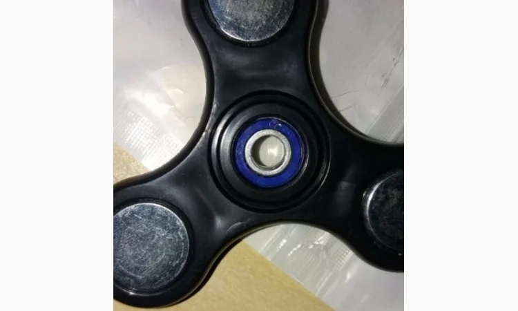 Успокоитель нервов, Спиннер, Fidget Spinner, для пальцев, вертушка, крутилка - фото № 1