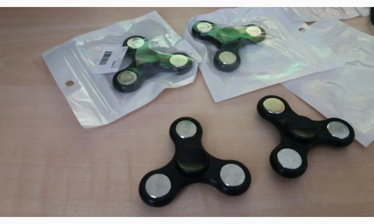 Успокоитель нервов, Спиннер, Fidget Spinner, для пальцев, вертушка, крутилка - фото № 3