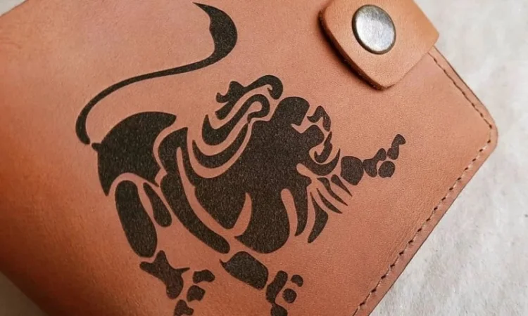 Светло-коричневый кожаный кошелек с гравировкой - фото № 7