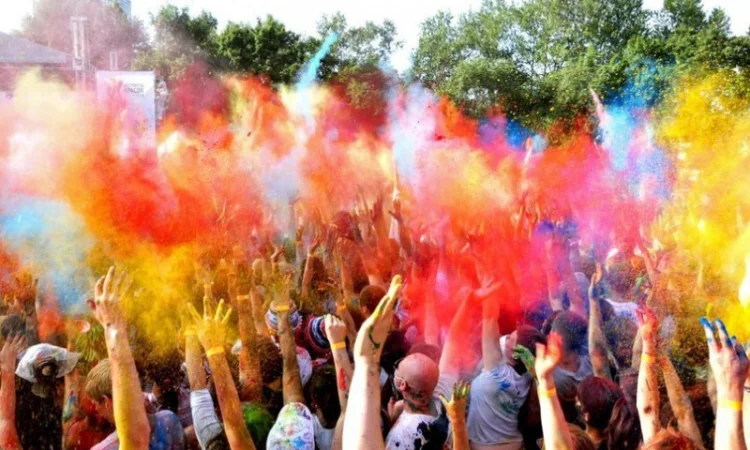 Фарба Холі – яскраві та безпечні фарби для свят - фото № 2