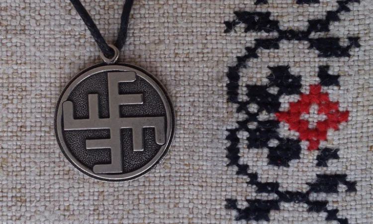 Славянский оберег "Солнечный крест" - фото № 1